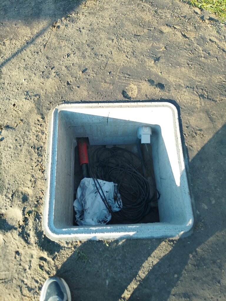 Essai de débit réalisé sur un forage d'eau à Valenciennes — mesure de la nappe phréatique